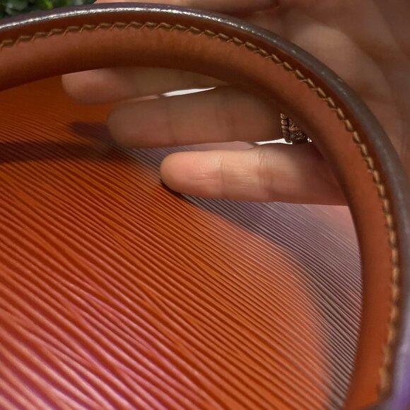 A cond Louis Vuitton Alma PM Bag in Epi Leather Brown/Cognac w/FREE COA! - Picture 7 of 15